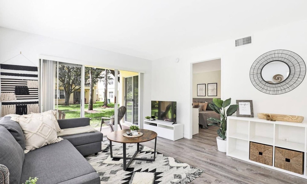Boca Raton Apartment | This apartment is a 2 bedroom(s), 2 bathrooms, located in Boca Raton, FL.