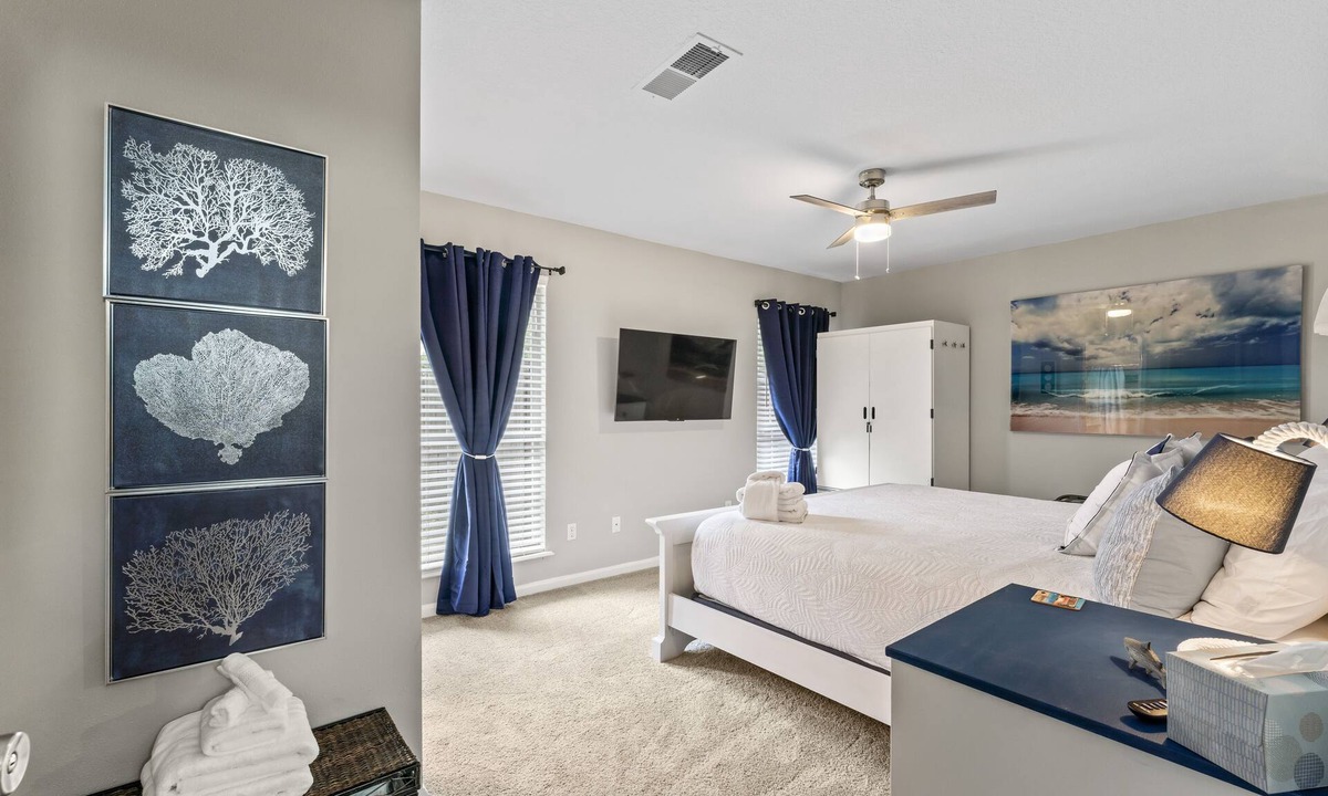 East Arlington House | This house is a 4 bedroom(s), 2 bathrooms, located in Jacksonville, FL.