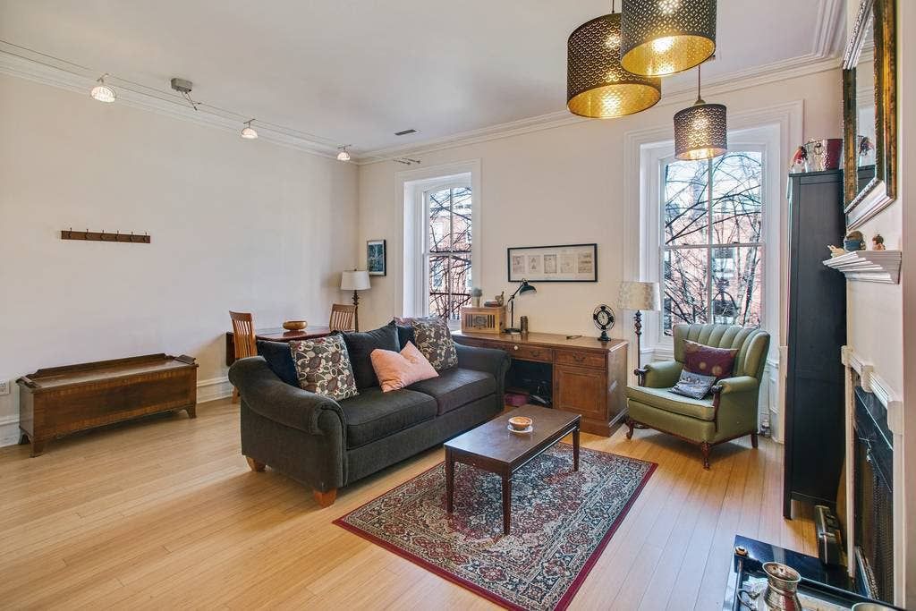 Spring Garden Apartment | This other is a 2 bedroom(s), 2 bathrooms, located in Philadelphia, PA.