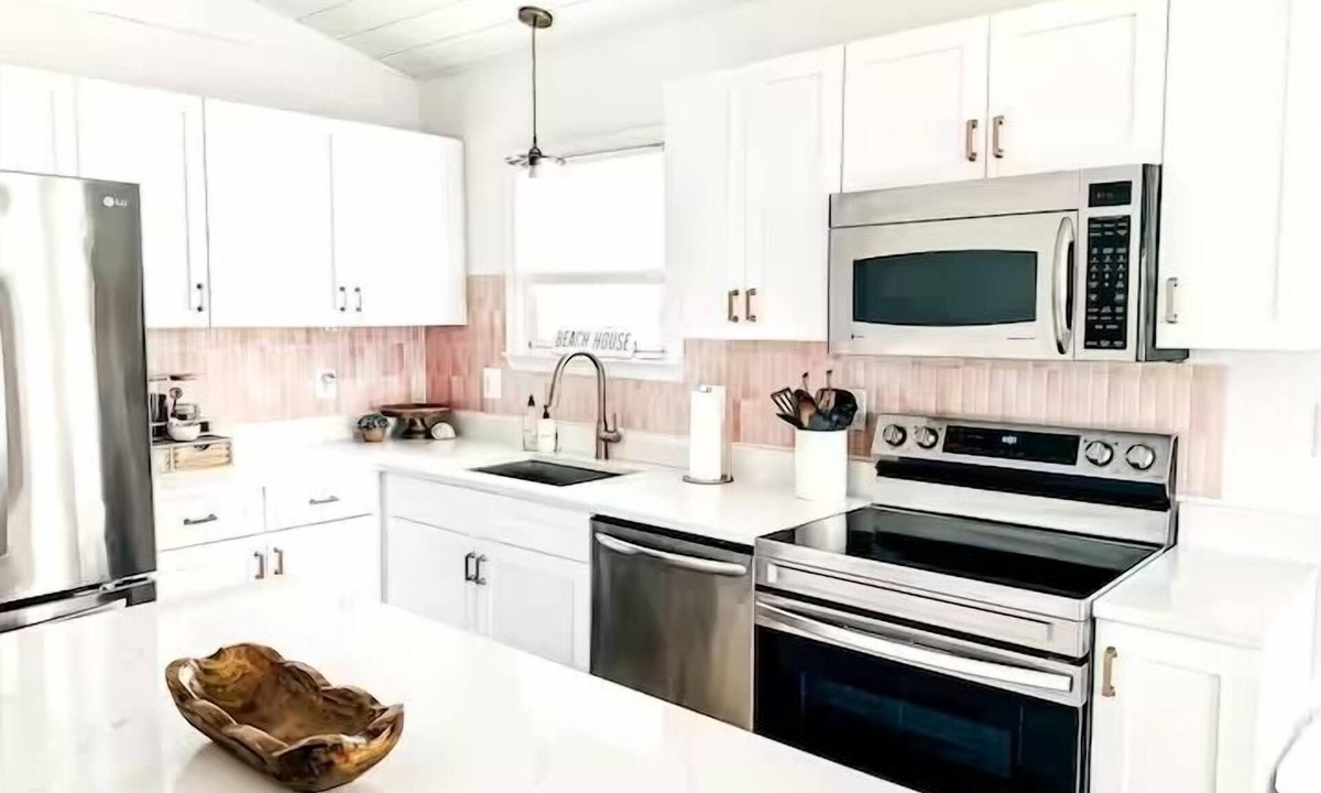 Mystic Island House | Three Bedroom Waterfront Oasis in Mystic Island! Bring your boat!