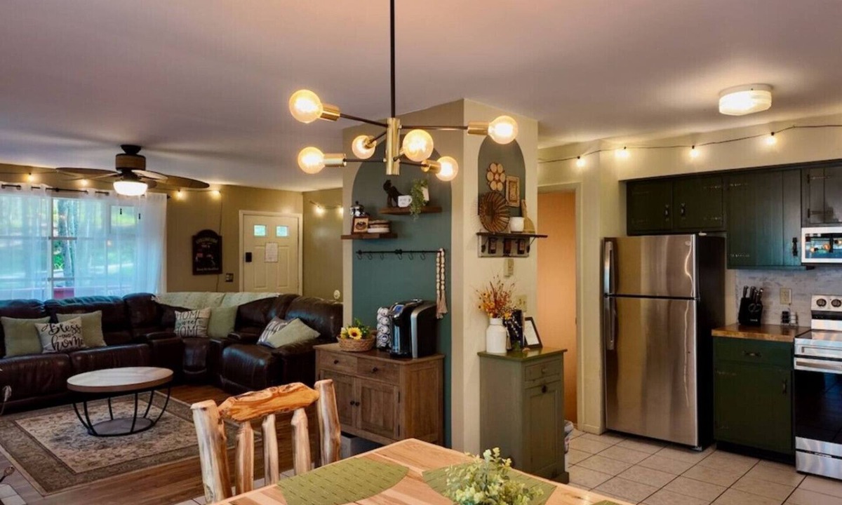 Gouldsboro Cabin | Throwback Lodge - Hot Tub - Pet Friendly