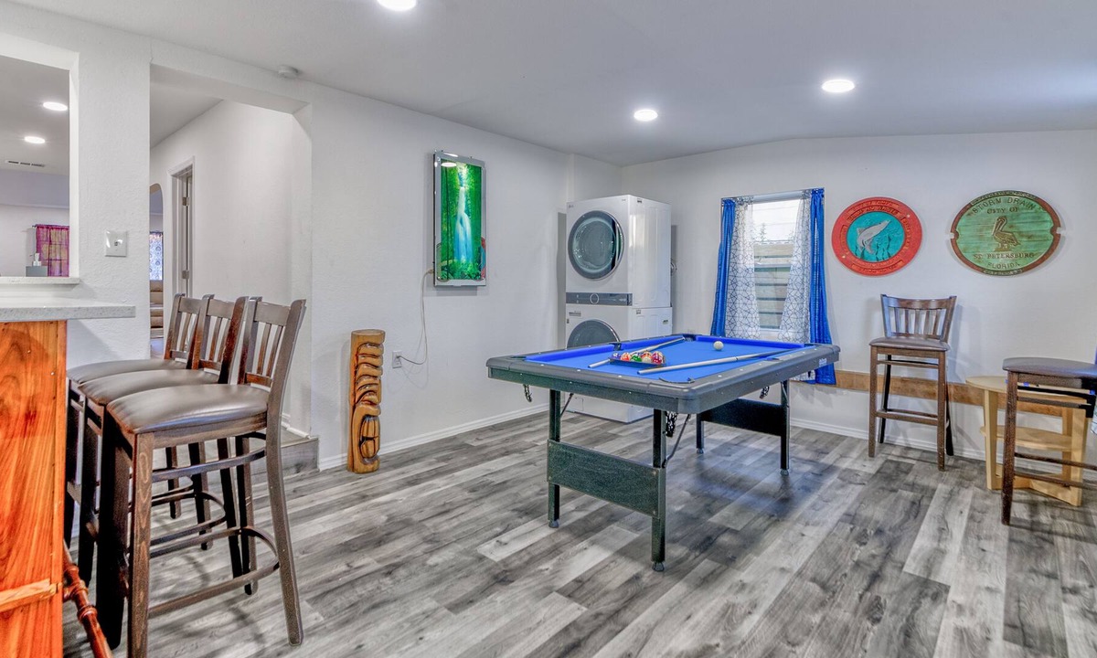 United Central House | Tiki Bungalow - Private Pool - Tropical & Spacious