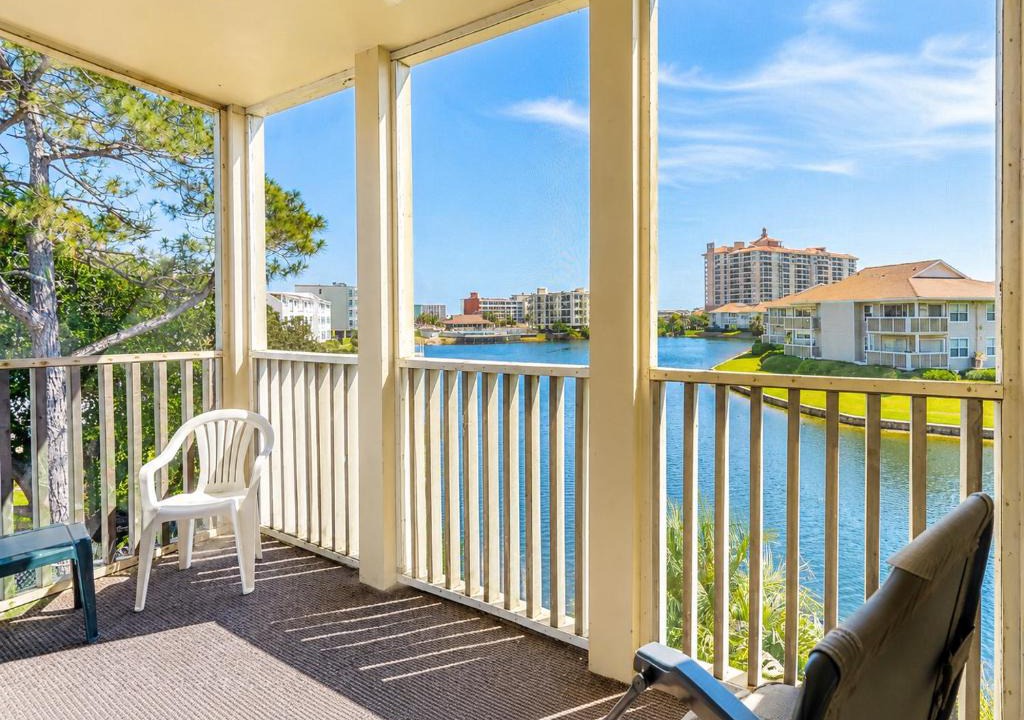 Cherry Grove Beach Apartment | Tilghman Shores A4 2BR End Unit Screened Porch Close to Beach