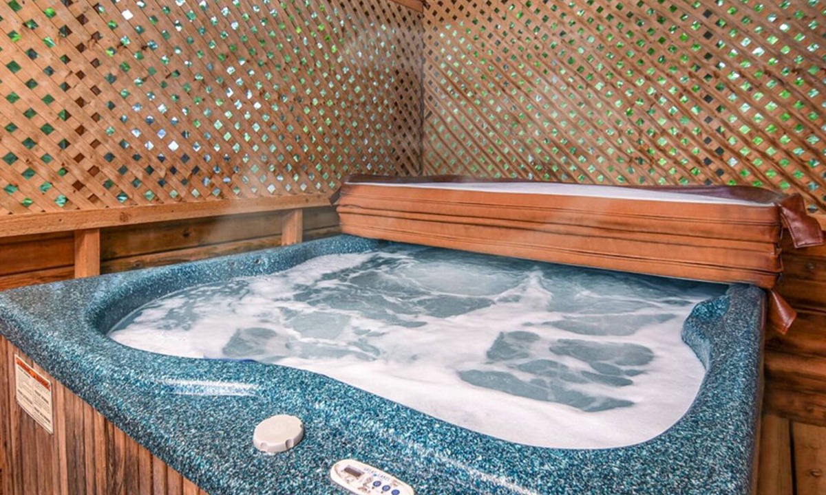 Sevierville Cabin | Time to Relax - 5 1/2 miles from the main strip, Pigeon Forge TN