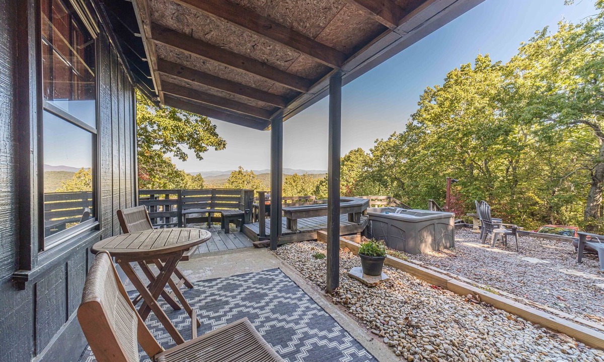 Clarkesville Cabin | Tippy Top Retreat | Secluded Mountain View Cabin with Hot Tub, Decks, Games