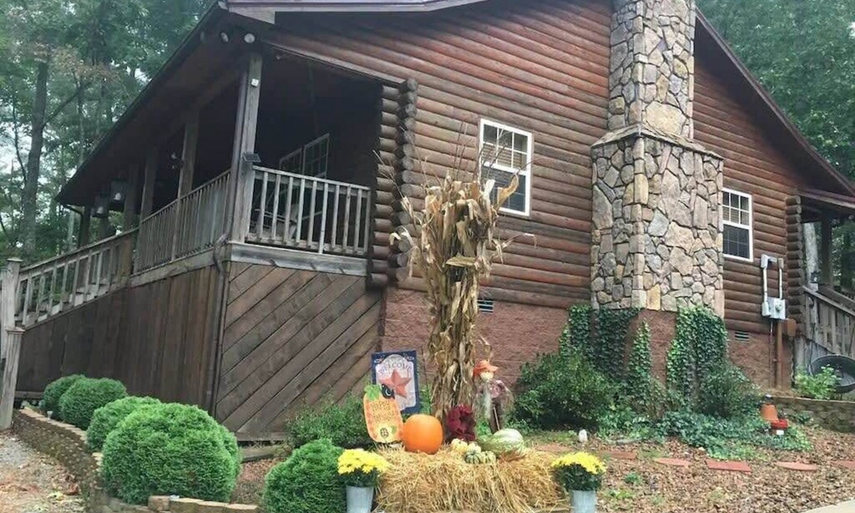 Spencer Cabin | TN State Parks Open! Hikes, Waterfalls, Firepits!