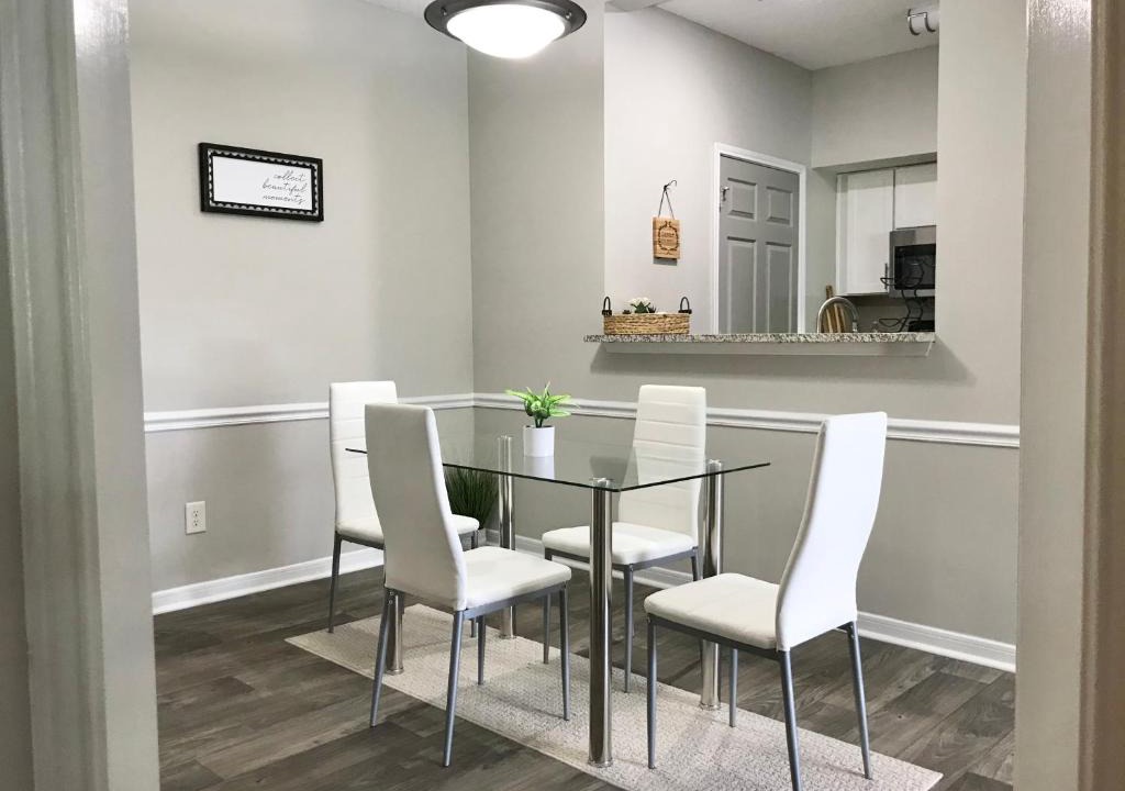 Lindbergh Apartment | Top Floor 2BR 2B with City Views Prime Location