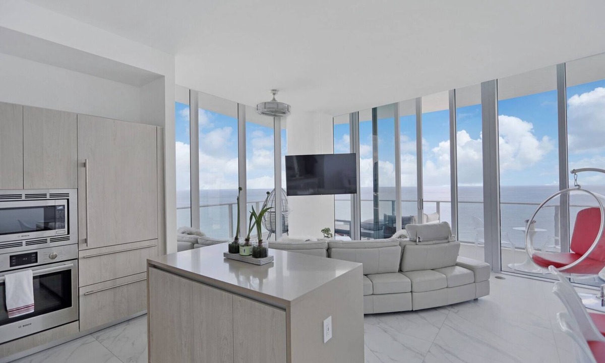 Hollywood | Hallandale Beach