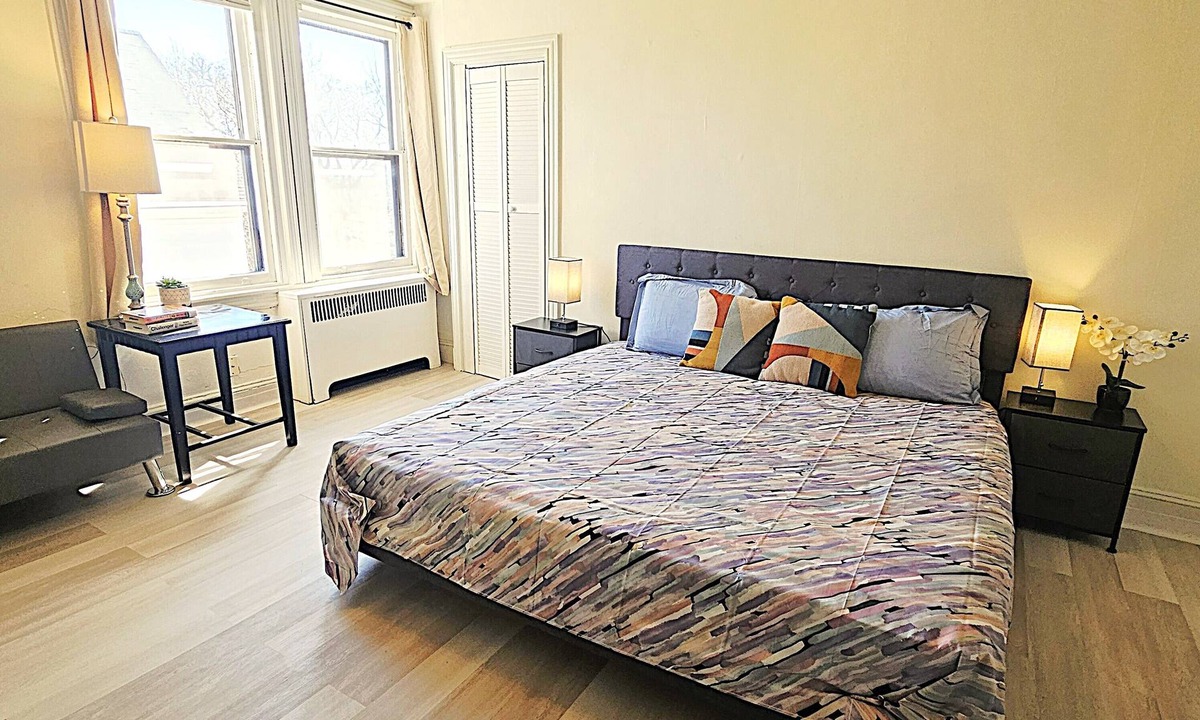 Lansdowne Apartment | Top Floor Retreat in Philadelphia Outskirts