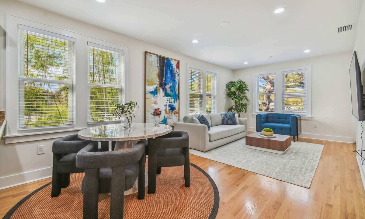 Crescent Lake Apartment | Top Floor - Sun Filled Home - Jacuzzi - Pets Ok