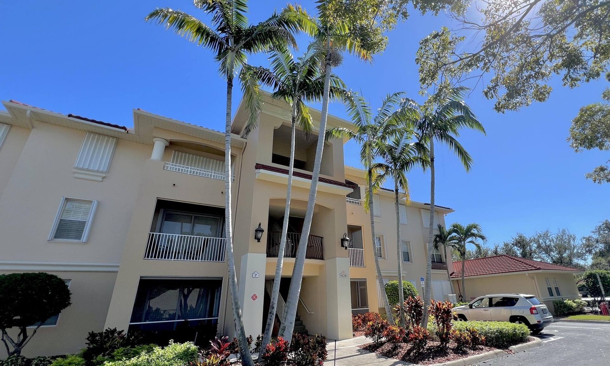 Pelican Condo | TOP FLORIDA's Villa Porto Vista