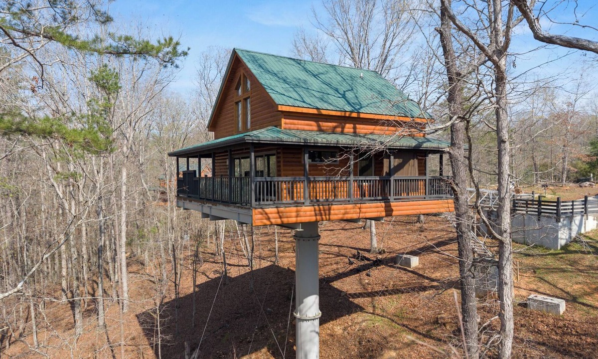 Cleveland Cabin | Top of the Line Treehouse Cabin