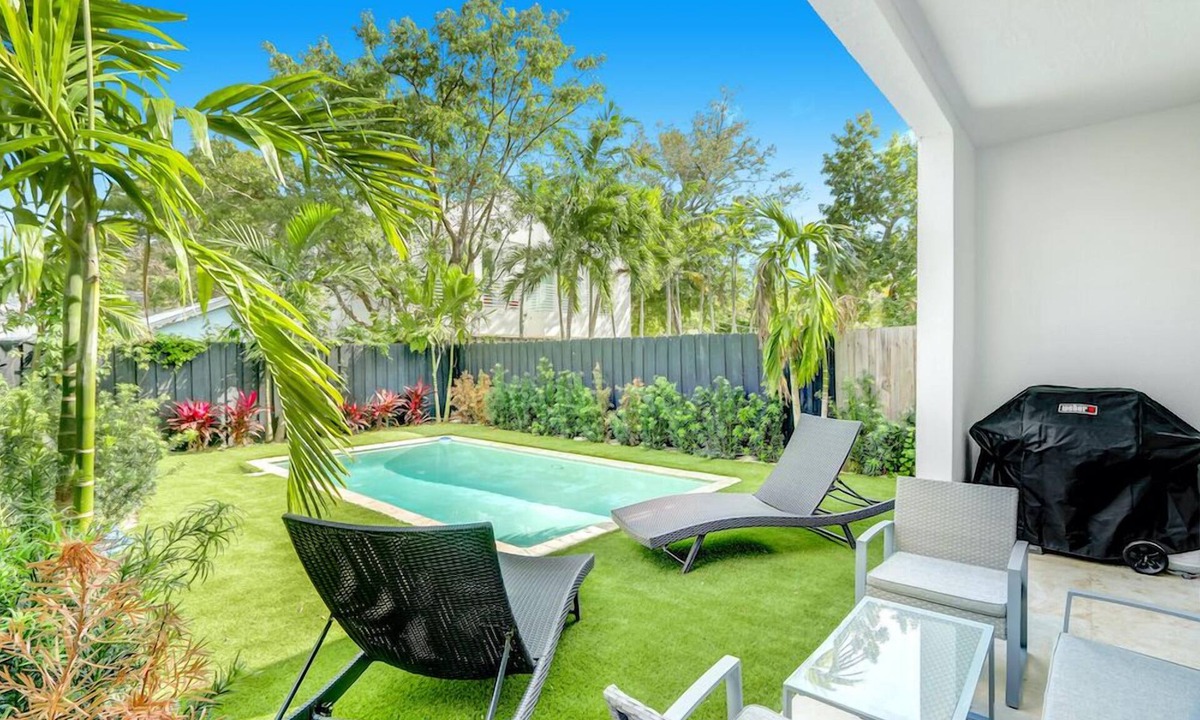 Southwest Coconut Grove House | Toro: Private Pool, Pool Table, & Near Beach