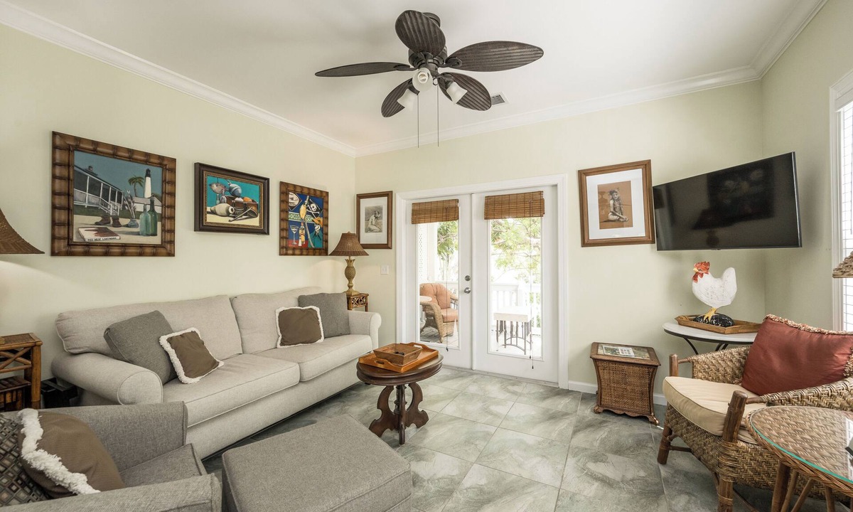 Key West House | TORTUGA HAMMOCK -2 Bedroom/2.5 Bathroom Townhouse with Shared Pool & Parking
