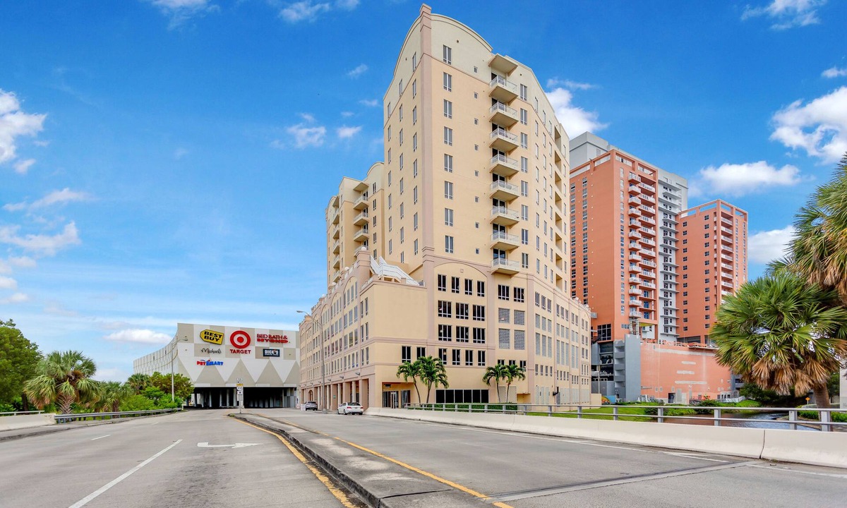 Glenvar Heights Condo | Towers of Dadeland by Miami Vacations