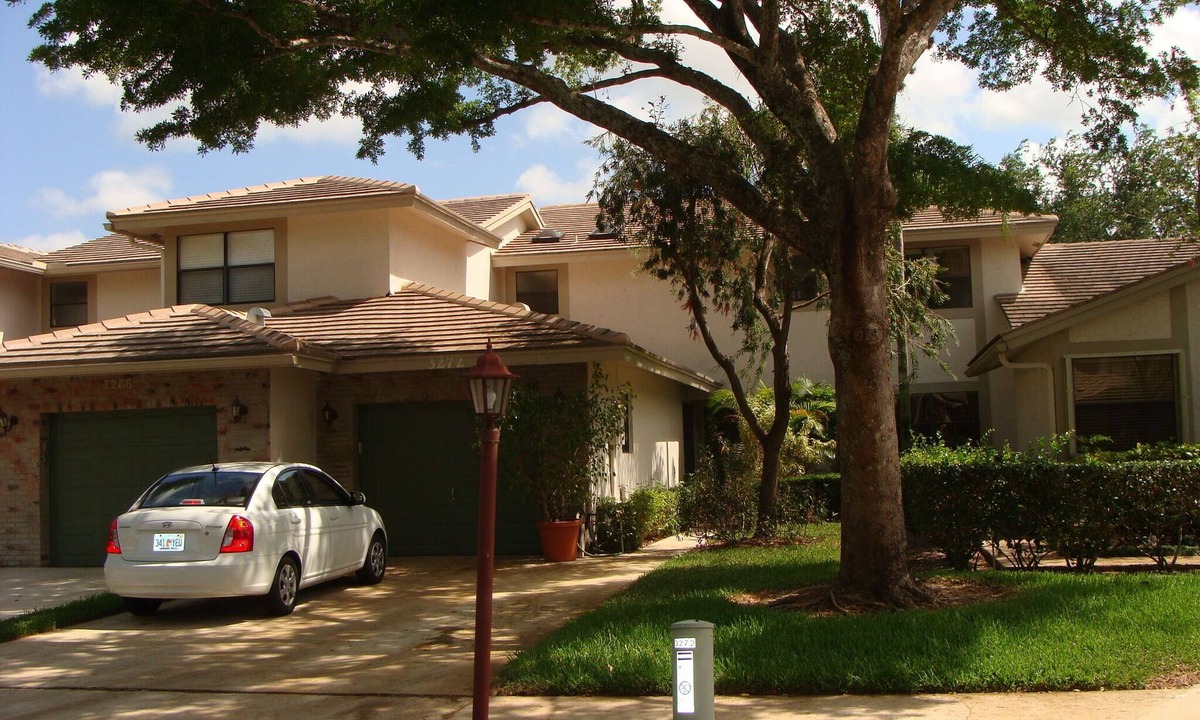 Deerfield Beach House | town house minutes away from Deerfield beach!