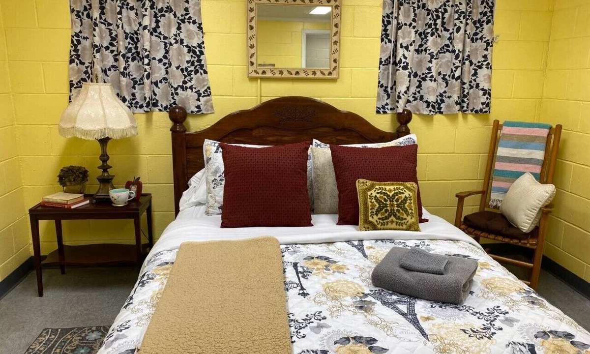 Florence House | Travel Nurses Only - Cozy, Comfortable and Clean Home