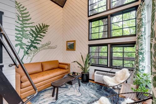 Chattanooga House | Treetop Hideaways: Wood Lily Treehouse in Chattanooga