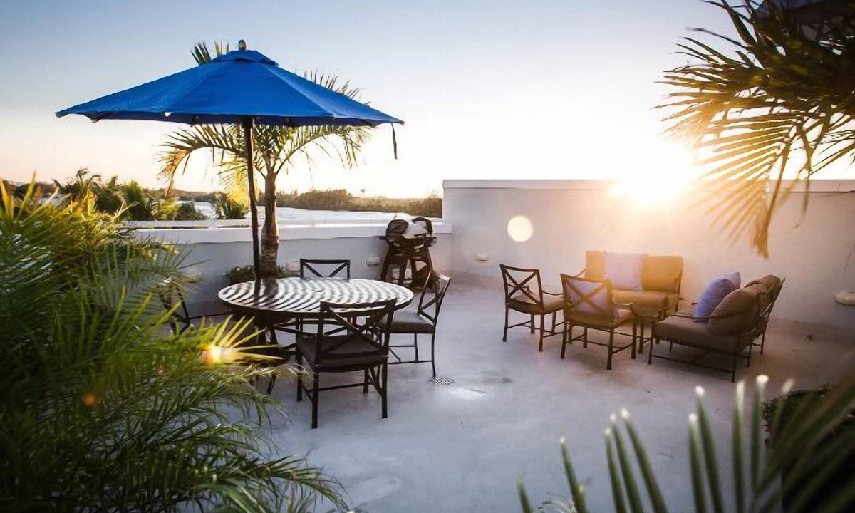 North Beach Villa | Tremendous 3-bedroom villa in Hollywood for a relaxing getaway