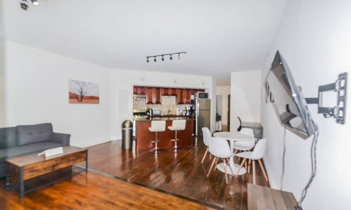 Old City Apartment | ☆ TRIPLE MINT GEM IN THE HEART OF OLD CITY ☆