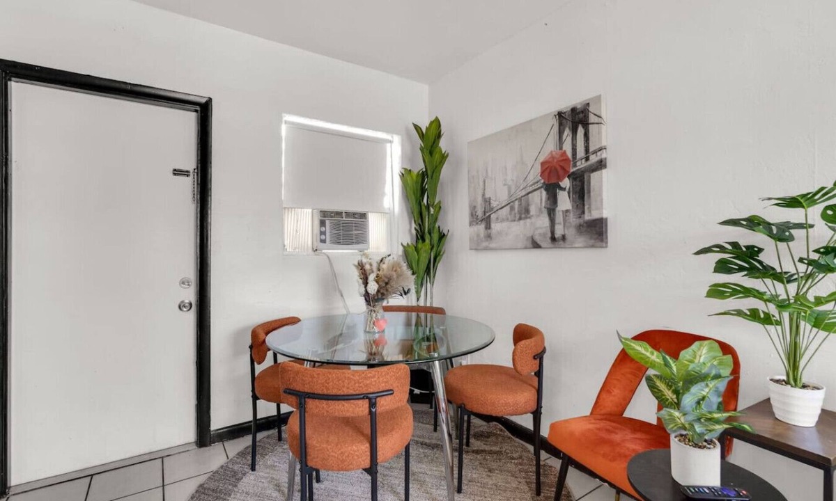 Dania Beach Condo | Triplex with 3 Bedrooms, 6 Min/Beach+Free Parking