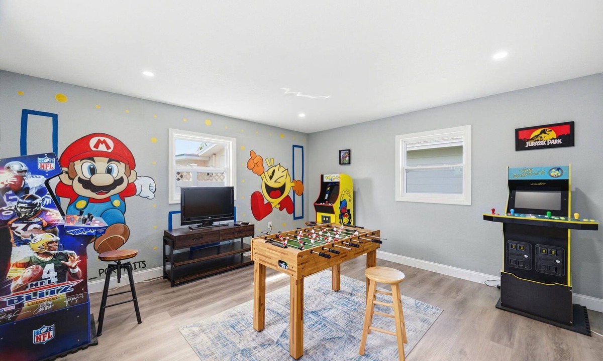 Seminole House | TROPICAL ARCADE HOME NEAR THE BEACH