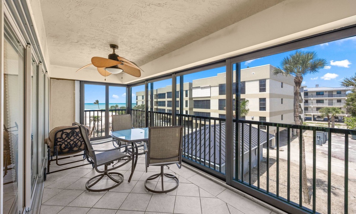 Sanibel Condo | Tropical breezes, sounds of the ocean, views of the beach