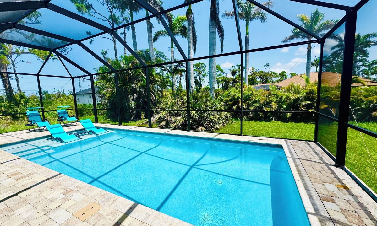 Rotonda Heights House | Tropical Escape:Summer Special-Heated Pool-Minutes from Beaches and Golf Courses