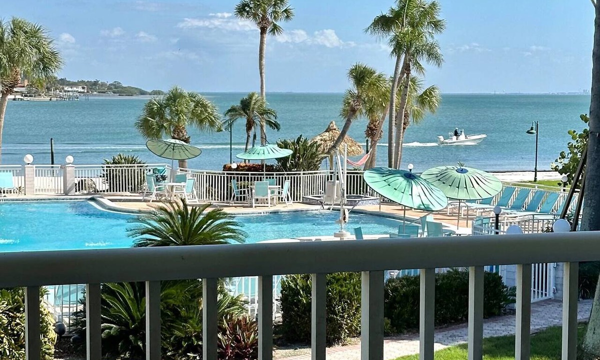Pinellas Point Hotel | Tropical Escape w/Ocean View | Marina Access & Downtown Attractions