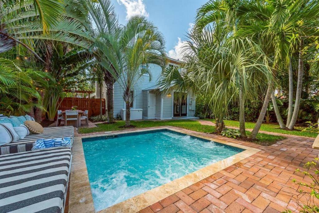 Flamingo Parks Villa | Tropical Estate w/Guesthouse & Pool. Sleeps 8!