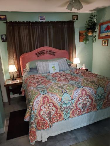 Walkers Holly Hill House | Tropical Hideaway