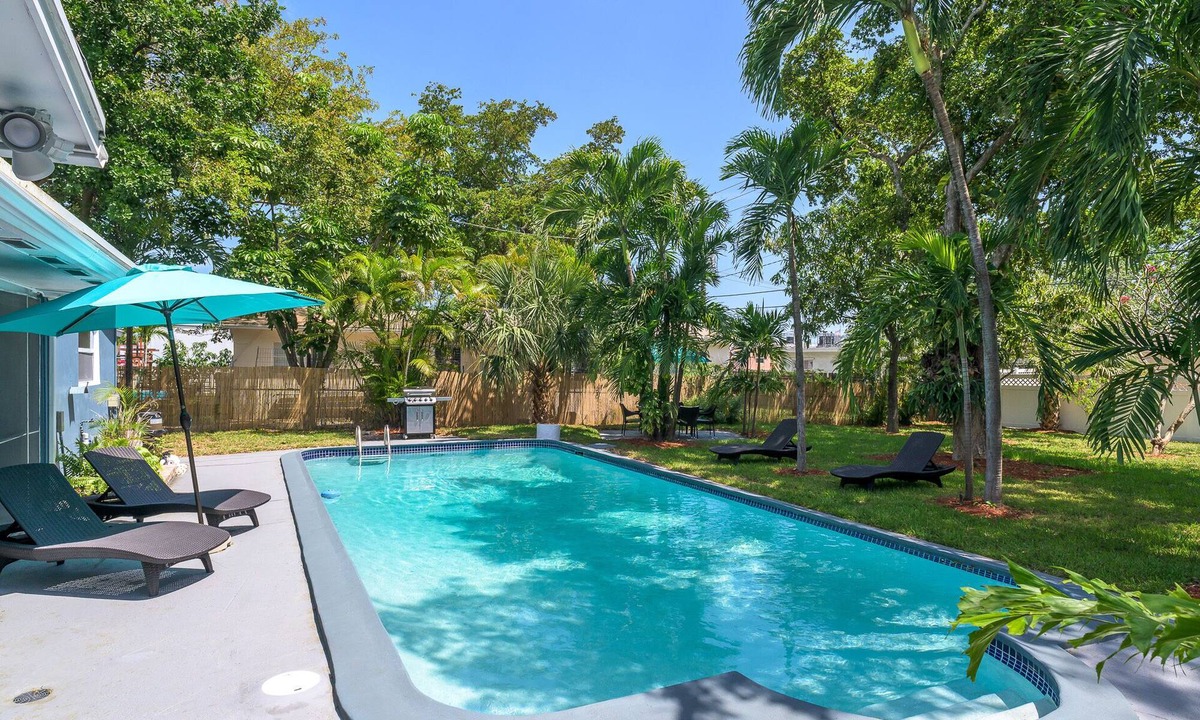 Fort Lauderdale House | Tropical House 3 Bedrooms with Pool in Oakland Park