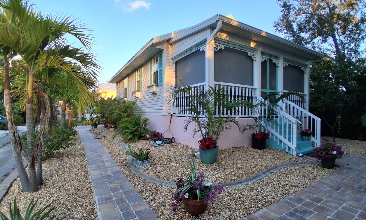 Historic District Cottage | Tropical Key West Cottage Historic Punta Gorda – Walk to Downtown & Waterfront