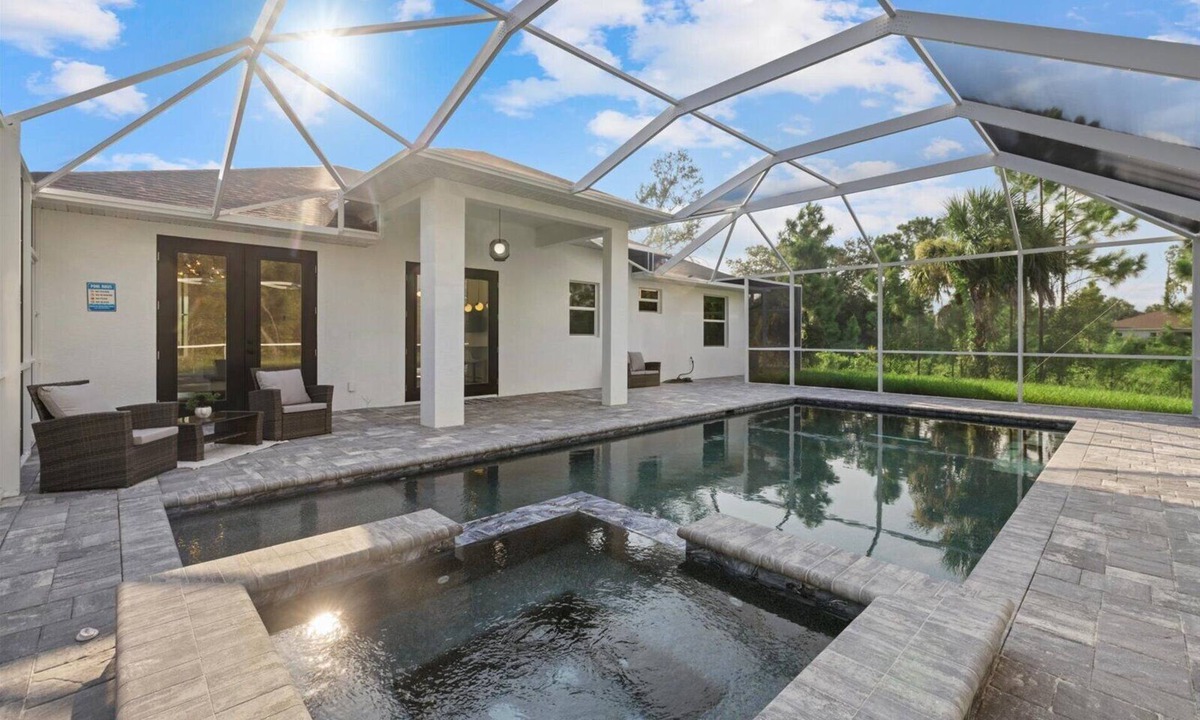 North Port House | Tropical Paradise in North Port!