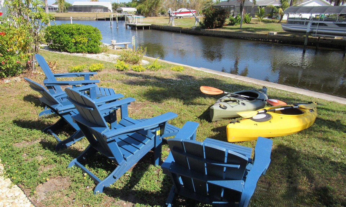 Port Charlotte House | Tropical Retreat! Hot tub, pool, Kayaks, pool table, games and Gulf access.