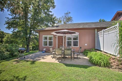 Ironton House | 'Turtle Rock' - Ironton Cabin w/Furnished Patio!