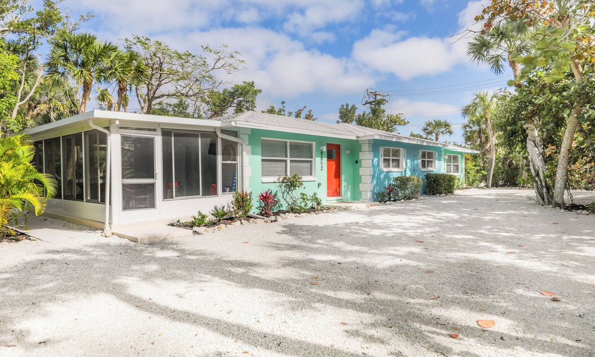 Sanibel House | Turtle Tracks West | SUMMER SALE | Free Resort Access