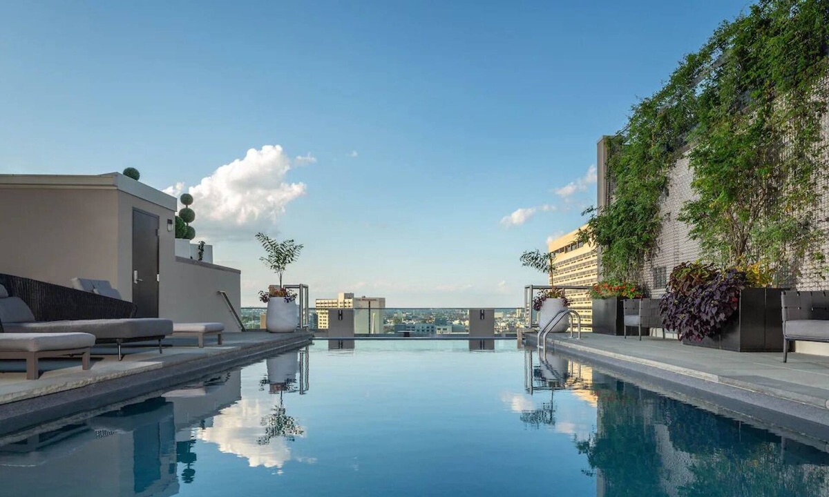 Center City West House | Twin Doubles Balcony Studio, The Windsor Suites, Near Iconic Rittenhouse Square