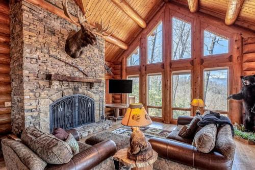 Franklin House | Two Bears