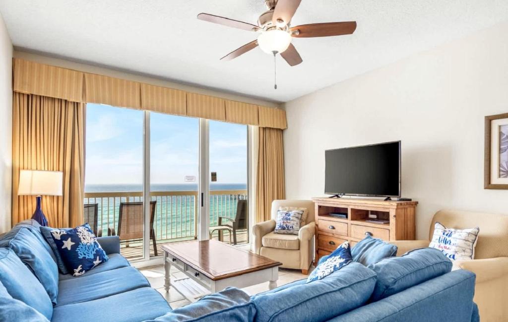 Bahama Beach Apartment | Two Bedroom Beachfront Residence with Panoramic Views