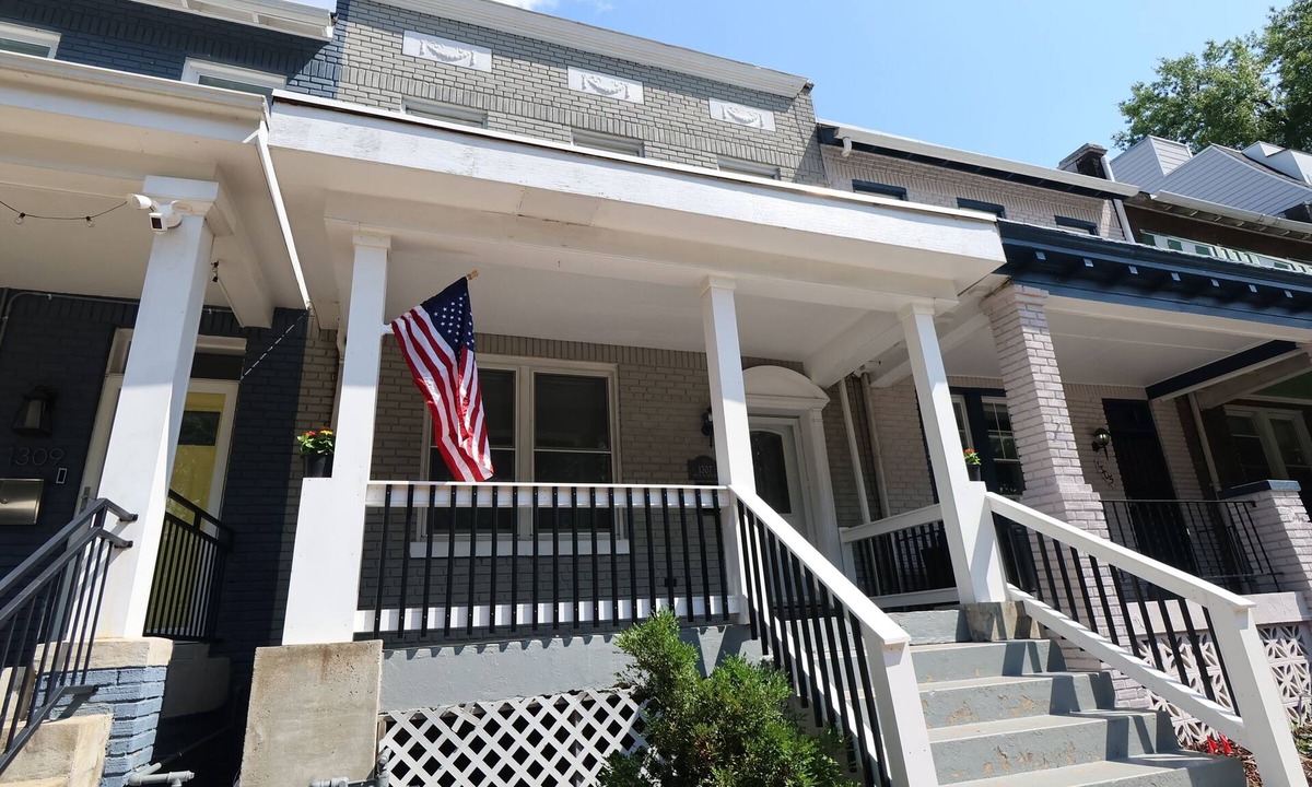 Trinidad Bed & Breakfast | Two Separate DC Houses | Sleep 21 Guests