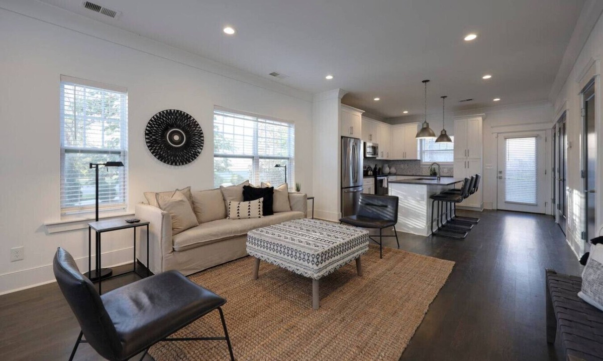 Charlotte Park Villa | Two Spectacular Homes- 20 Guests - Outdoor Patio