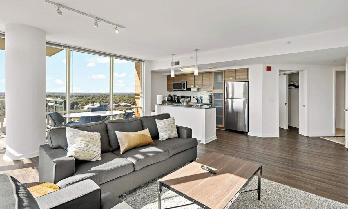 McLean Apartment | Tysons 2BR | Panoramic Views, Rooftop Pool & Gym