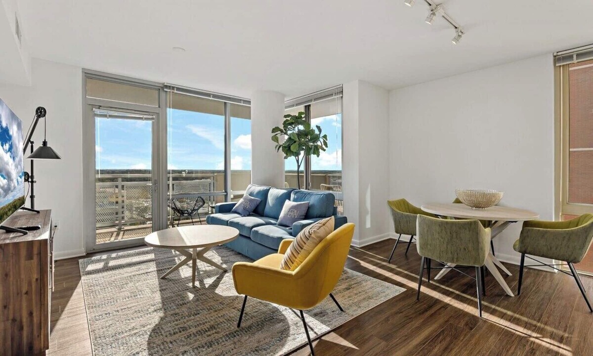 Tysons Apartment | Tysons 2BR | Private Balcony, Rooftop Pool & Gym