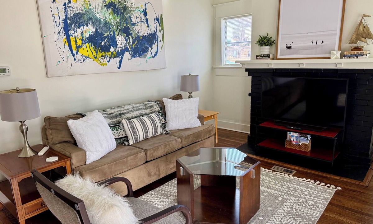 Five Points South Apartment | UAB 2bd2bth 5 mins walk to EAT & SHOP