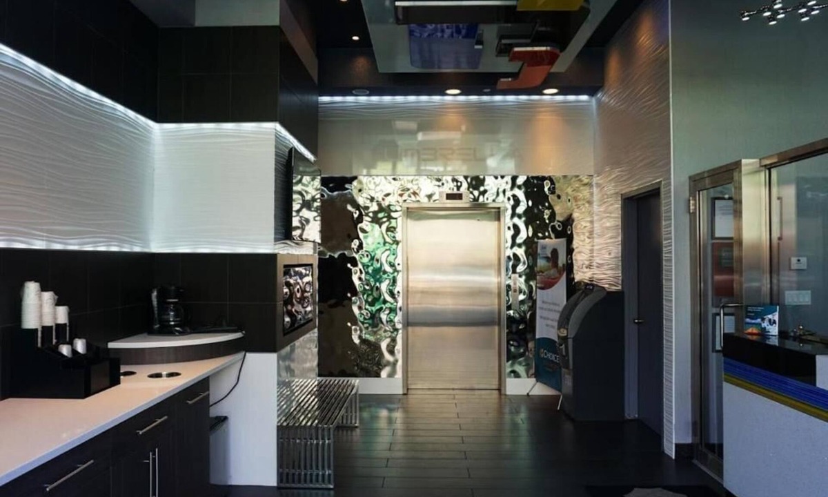 West Bronx Hotel | Umbrella Hotel