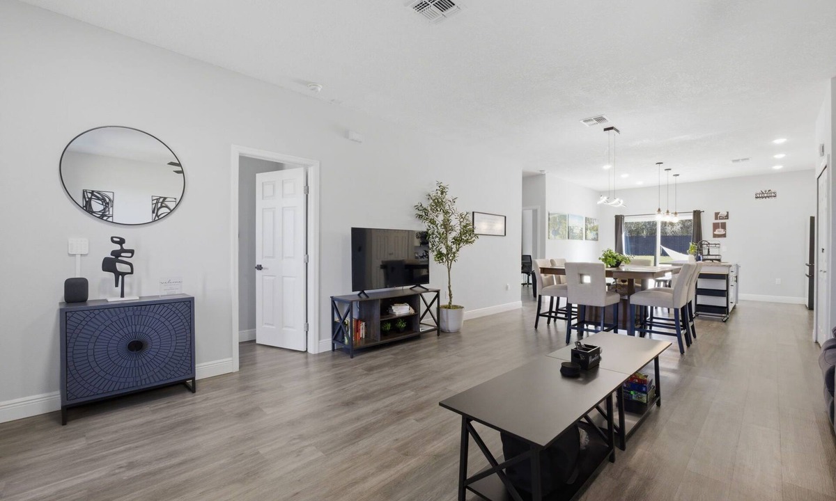 Ocala House | Unforgettable Stay - Ocala