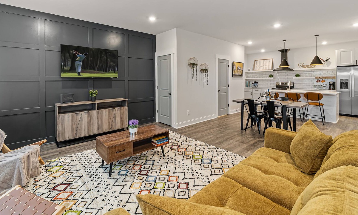 Pineville House | Unique Home - Great Location - Sleep up to 36 with Adj. Units