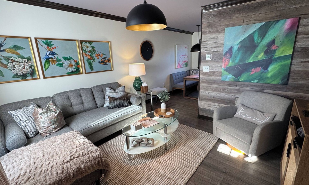 Charlotte House | Unique, professionally designed amenity-rich 2-bedroom townhome in Uptown CLT