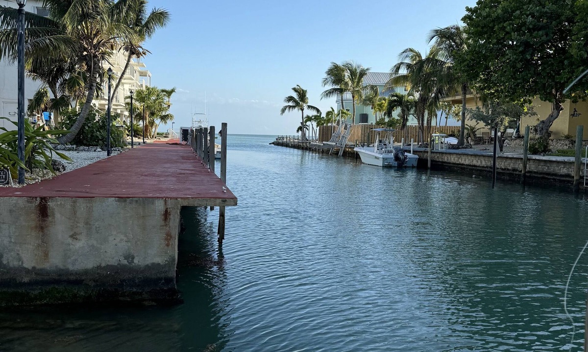 Marathon House | Updated 1 bedroom/1 bathroom canal front duplex
